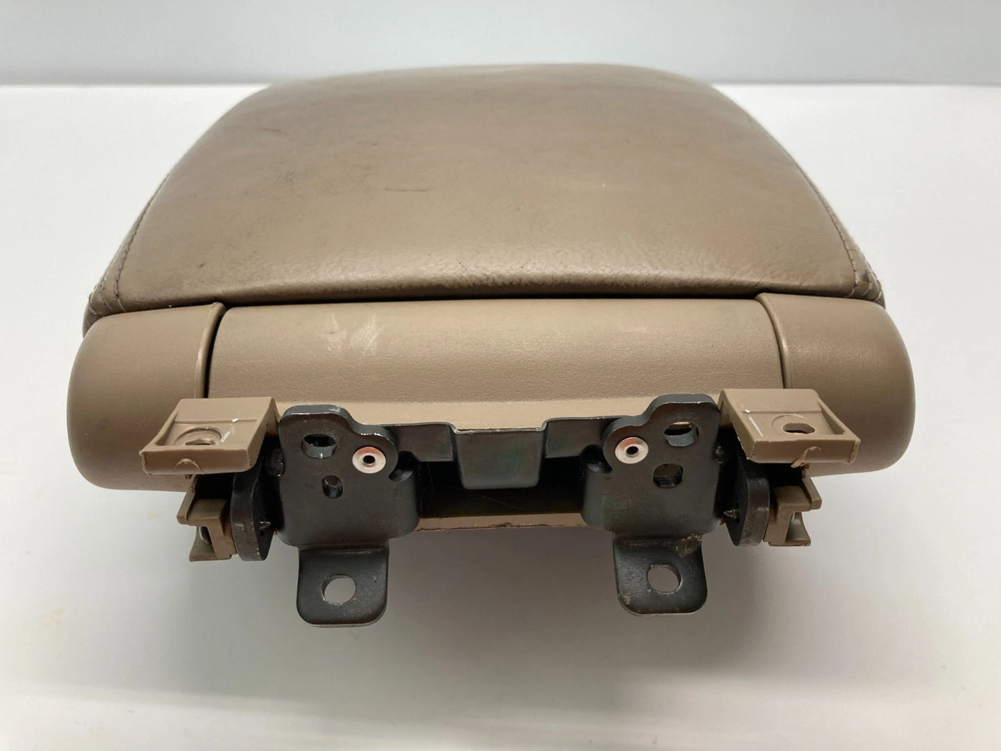 2003-2005 HONDA PILOT EX-L REAR 2ND ROW SEAT CENTER CONSOLE ARMREST ARM REST OEM
