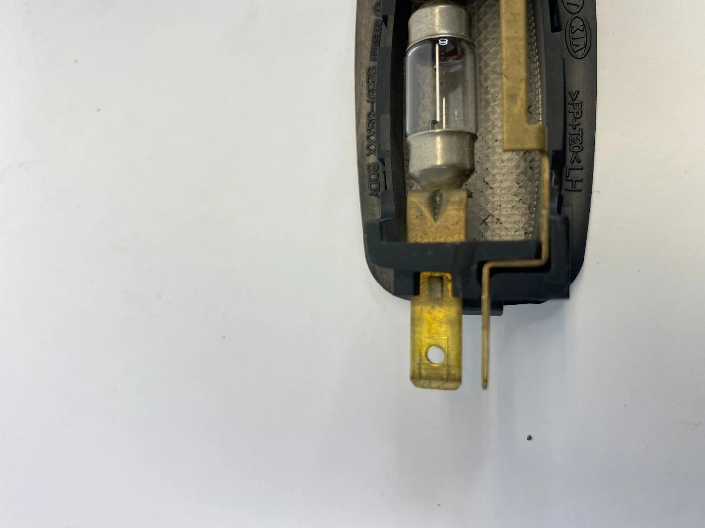 2014-2019 KIA SOUL LEFT ROOF SUN VISOR SUNVISOR VANITY LAMP LIGHT 92891-3SXXX