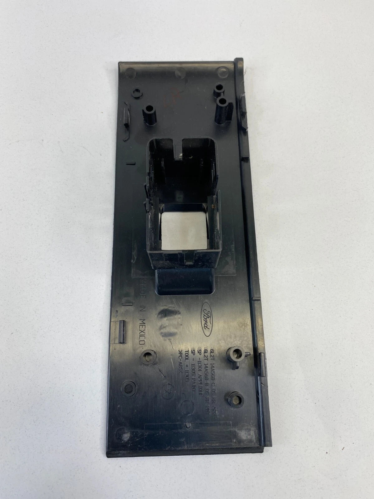 2006-2010 FORD EXPLORER REAR LEFT SIDE WINDOW SWITCH COVER BEZEL 6L2T-14A568-C