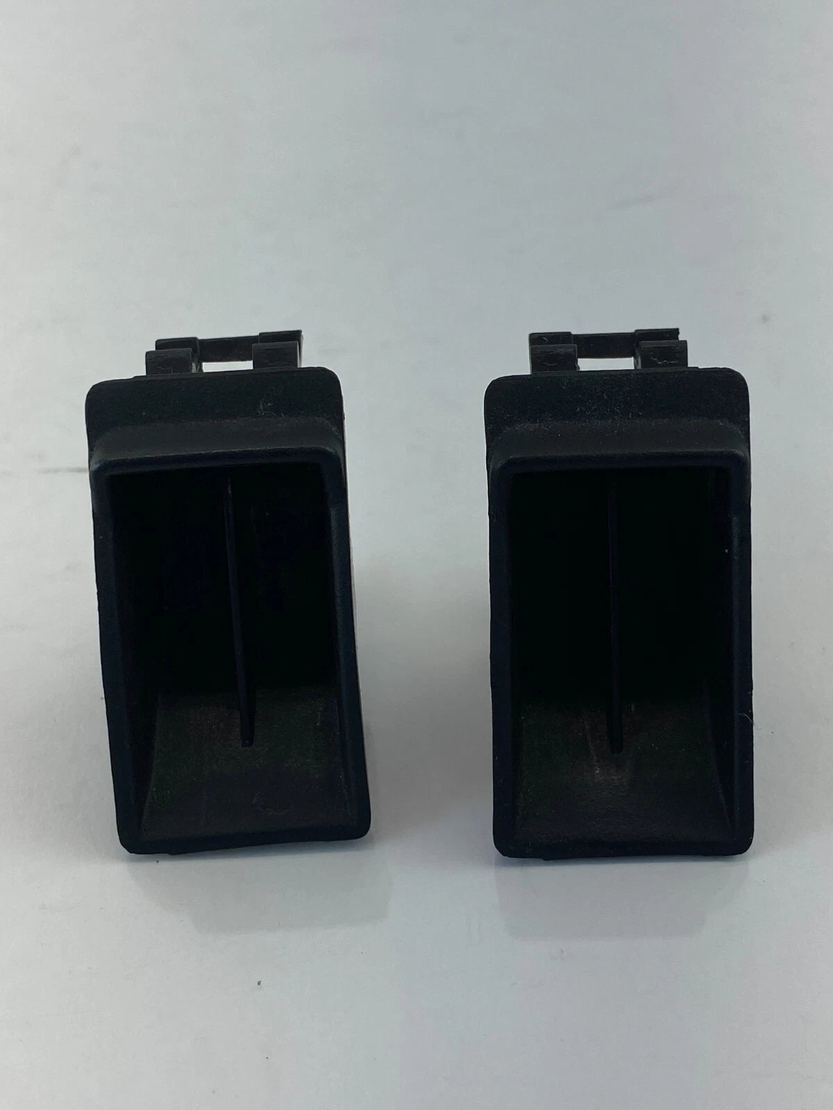 2002 2003 2004 KIA SPECTRA SEDAN 4-DR CENTER CONSOLE COIN BIN HOLDER TRAY BOX