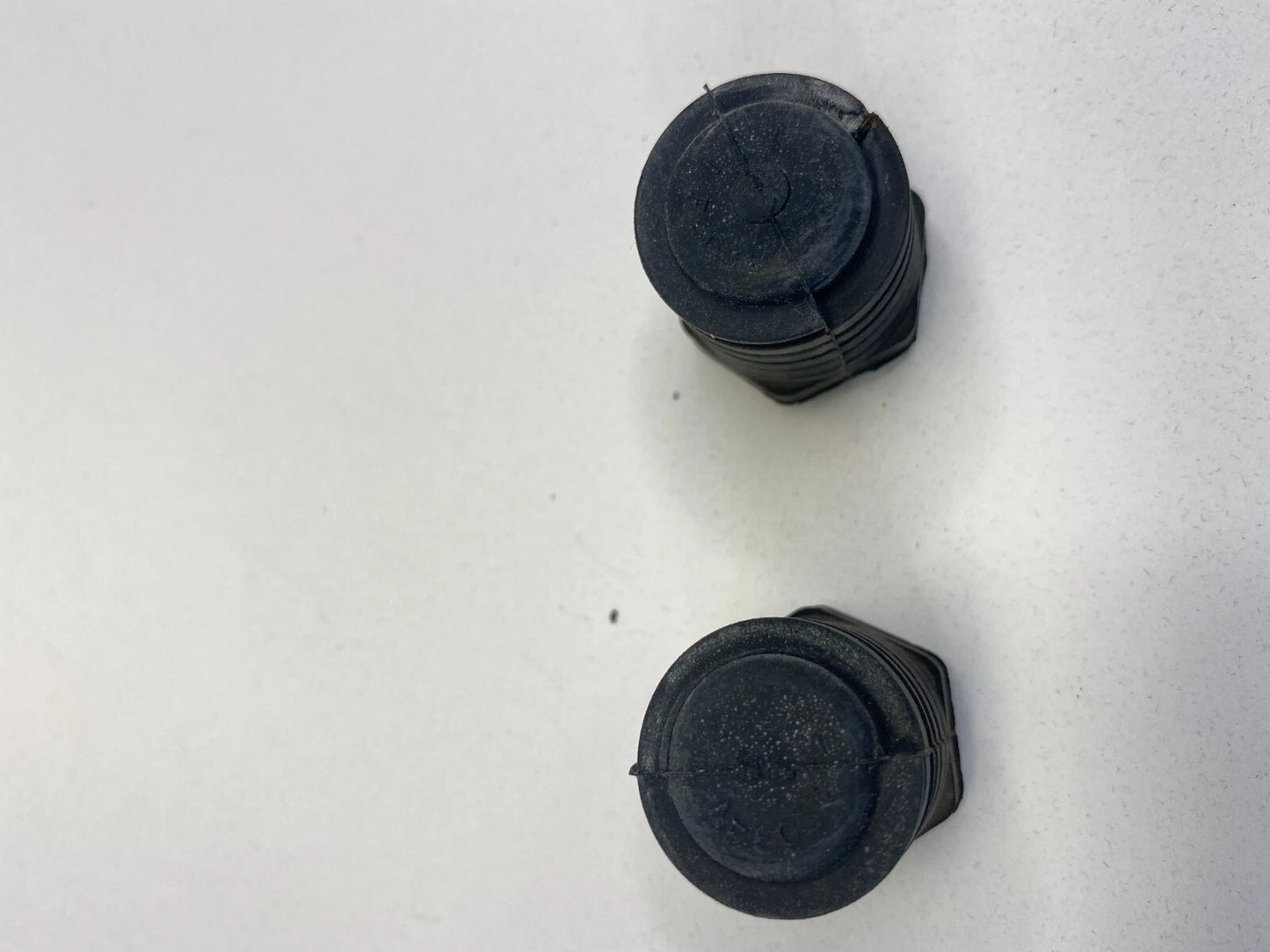 2010-2015 MITSUBISHI LANCER REAR TAILGATE ADJUSTER BUMPER STOPPER RUBBER SET