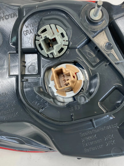 2014-2016 Toyota Corolla SEDAN Rear Right Side Tail Light Taillight Outer Lamp