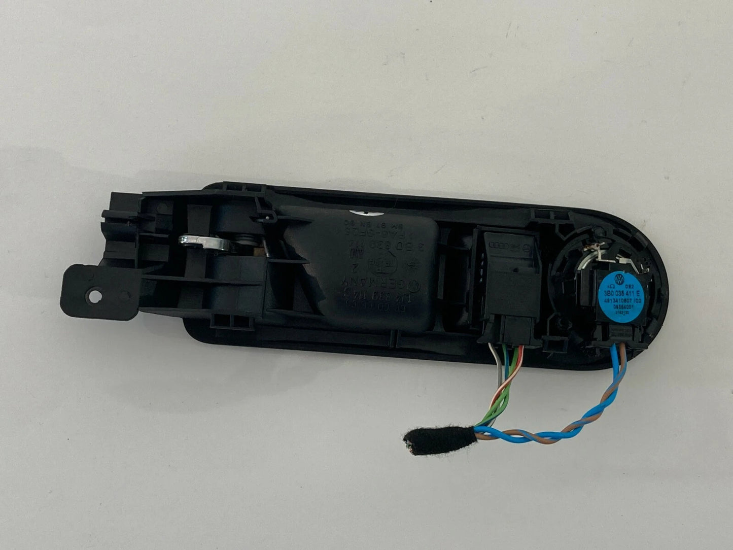 01-05 VOLKSWAGEN PASSAT REAR RIGHT INTERIOR DOOR HANDLE W/ TWEETER & SWITCH OEM