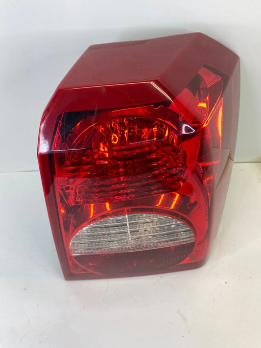 2008-2012 DODGE CALIBER REAR RIGHT PASSENGER SIDE TAILLIGHT LAMP OEM 05303752AF