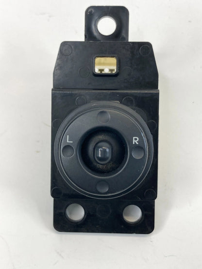 2010-2013 KIA FORTE FRONT LEFT POWER MIRROR CONTROL BUTTON SWITCH 93560-1M000