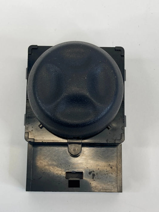 2007-2009 GMC YUKON FRONT RIGHT SEAT POWER LUMBAR CONTROL SWITCH 15785408 OEM
