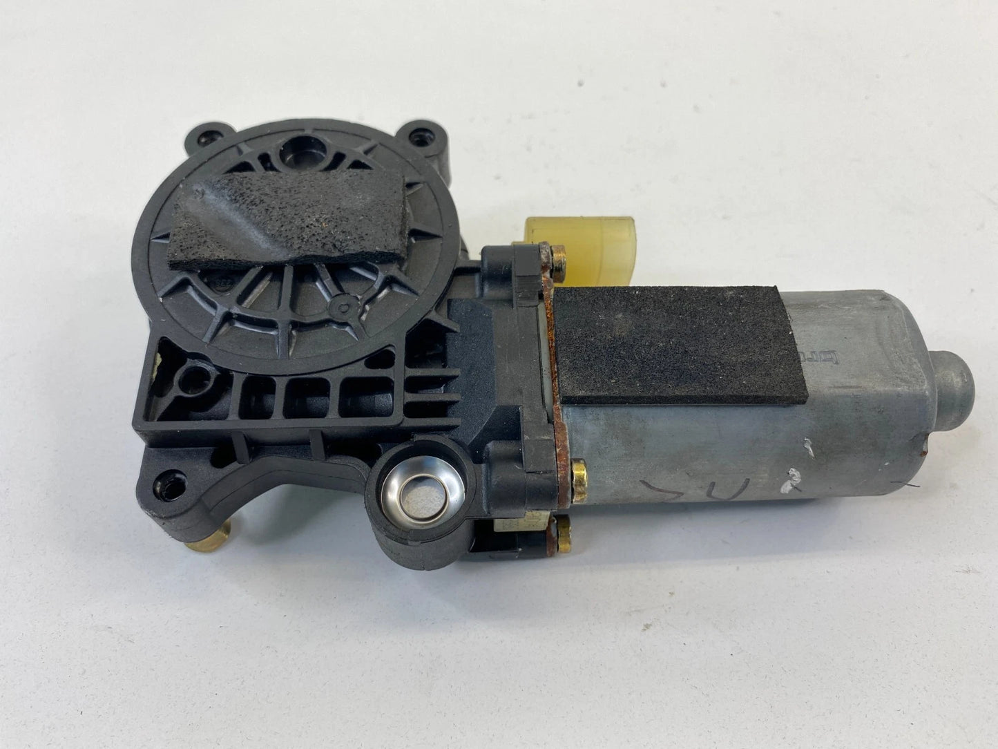 1999-2006 VOLVO S80 REAR LEFT SIDE BACK DOOR WINDOW MOTOR 130-821-777 OEM
