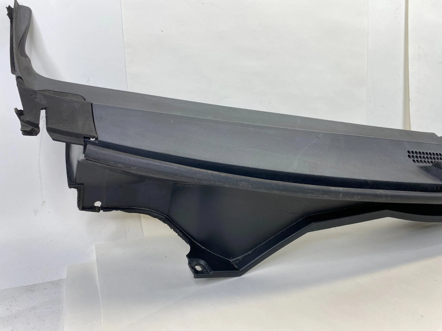 2007 HONDA FIT FRONT WINDSHIELD COWL TOP PANEL GRILLE 74220-SLN-A00 OEM