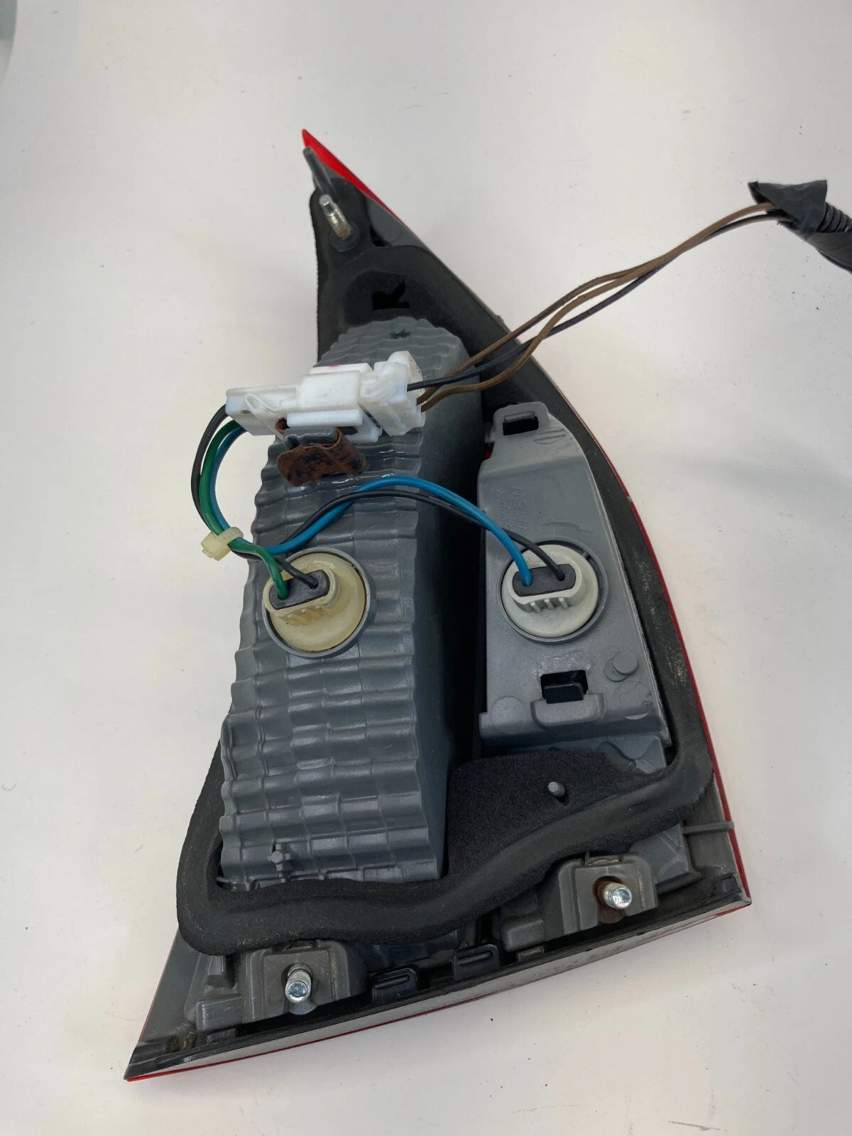 2011-2013 HYUNDAI ELANTRA SEDAN RIGHT SIDE INNER TRUNK TAILLIGHT 92404-3Y000 OEM