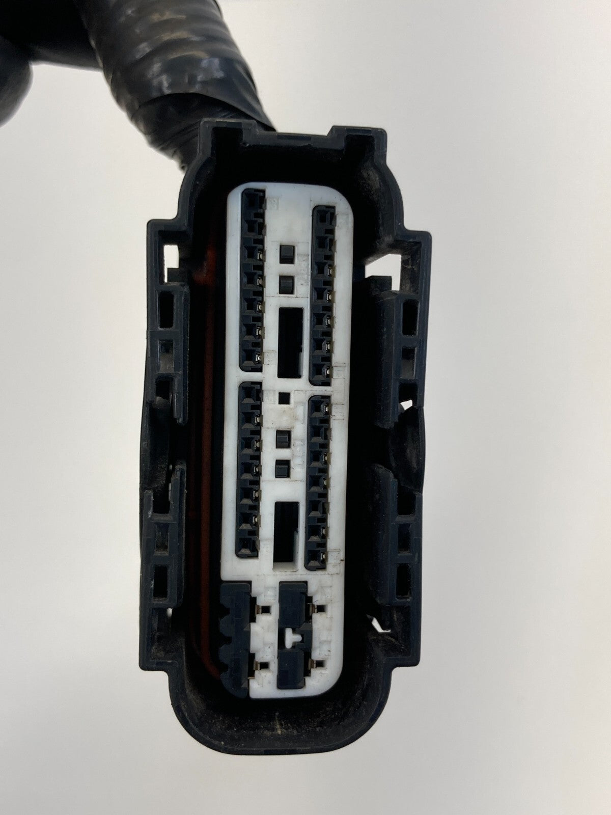 2008-2012 Nissan Rogue AWD 2.5L L4 AT ABS Anti Lock Brake Pump Connector Plug