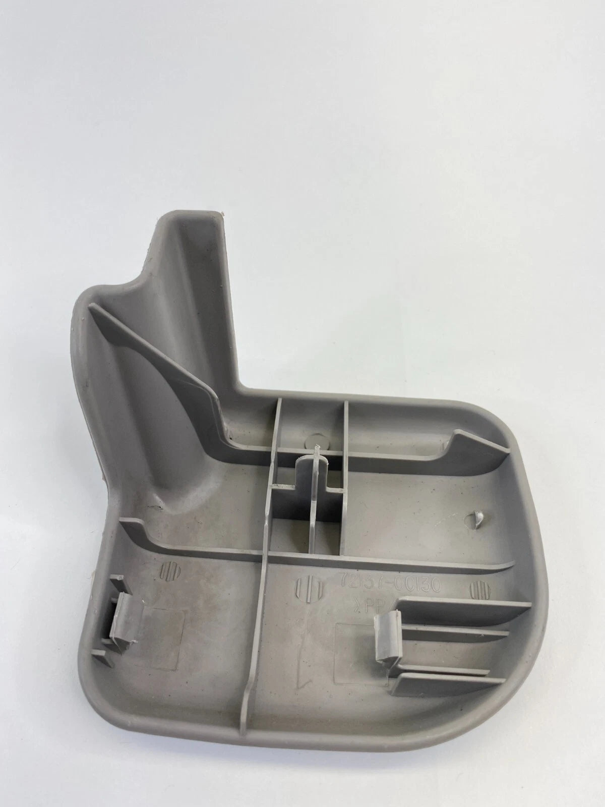 01 02 03 04 TOYOTA SEQUOIA FRONT LEFT TRACK END COVER TRIM 72137-0C130 OEM