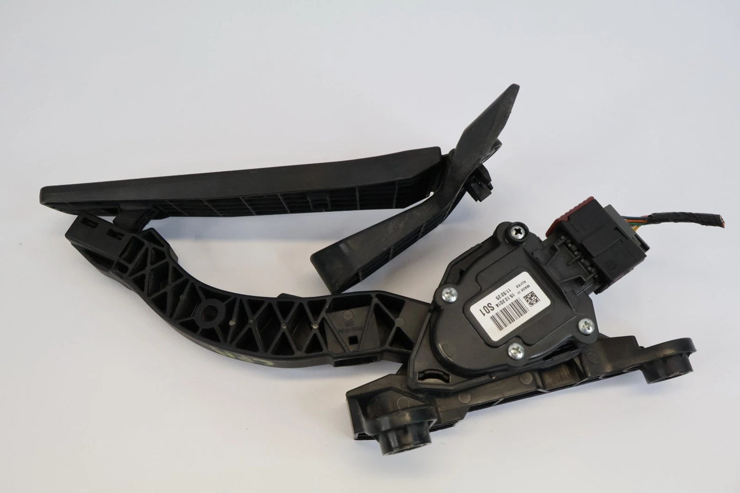 2011-2016 HYUNDAI ELANTRA ACCELERATOR GAS PEDAL SENSOR ASSY 32700-3XXX OEM