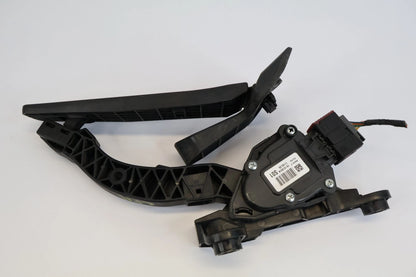 2011-2016 HYUNDAI ELANTRA ACCELERATOR GAS PEDAL SENSOR ASSY 32700-3XXX OEM