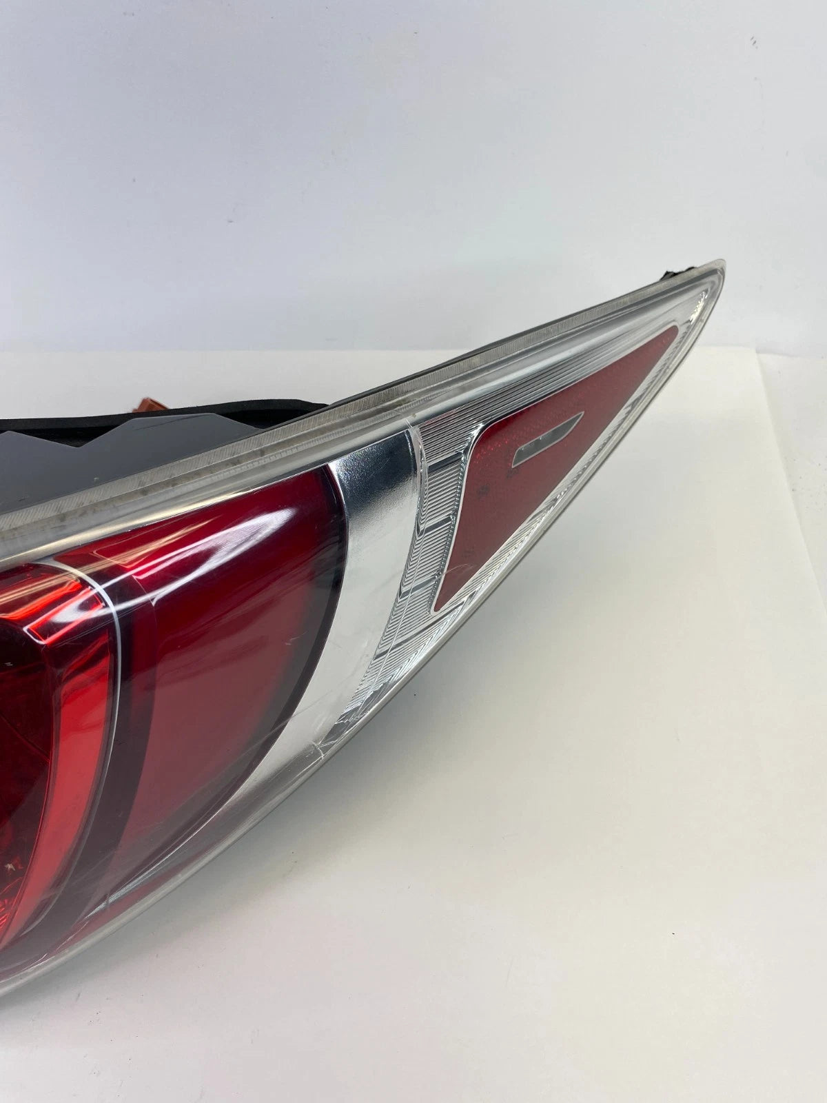 2011-2015 Hyundai Sonata HYBRID Right Passenger Tail Light Taillight Outer OEM