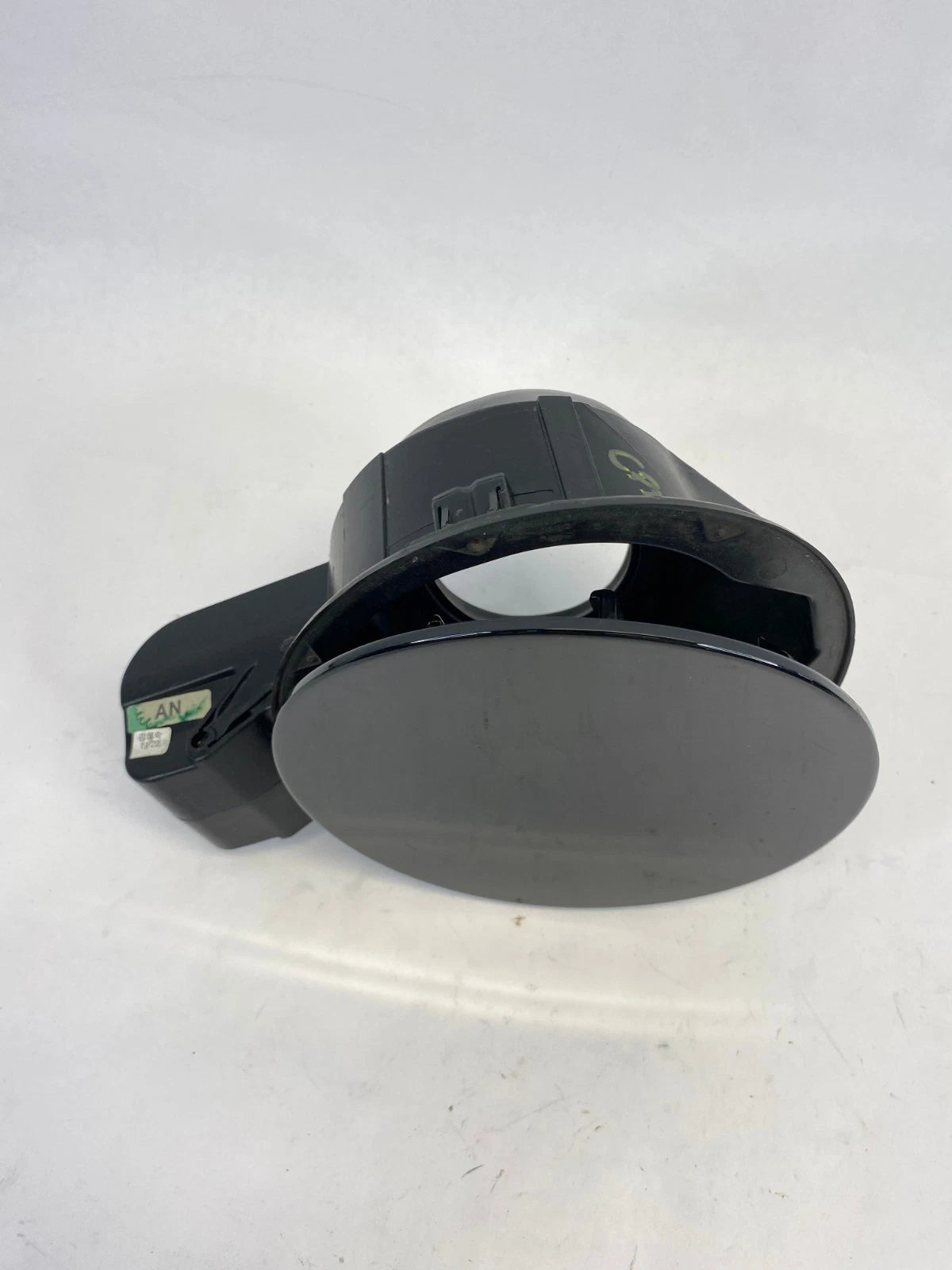 2013-2018 HYUNDAI SANTA FE SPORT FUEL GAS DOOR COVER LID 69513-4Z000 OEM
