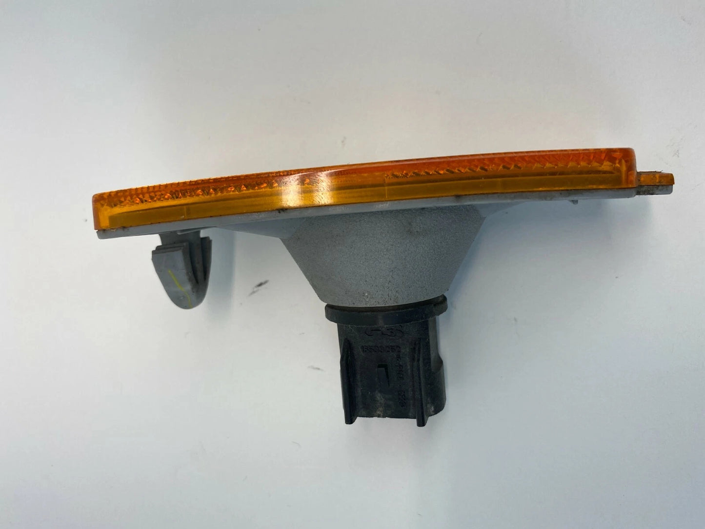 2006-2011 CHEVROLET HHR FRONT BUMPER RIGHT SIDE MARKER LIGHT LAMP 16532496 OEM