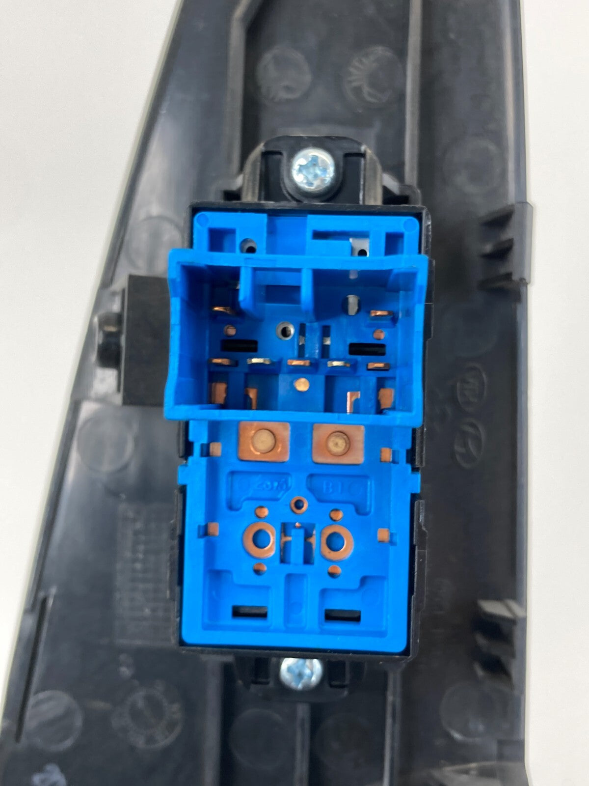 11-14 Hyundai Sonata Rear Right Side Door Window Control Switch Trim 93581-3S060