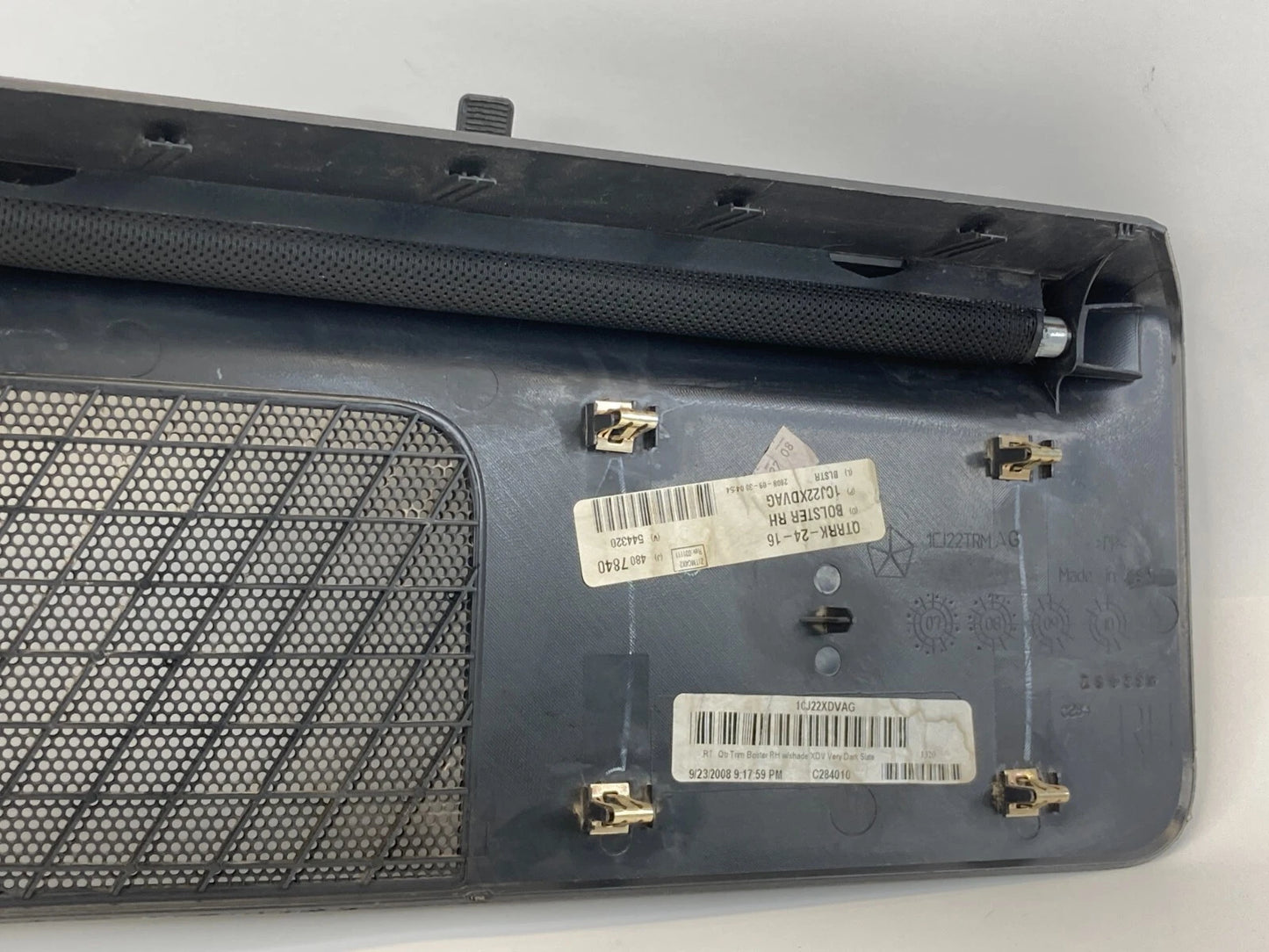 2009-2014 VOLKSWAGEN ROUTAN REAR RIGHT SIDE 3RD ROW QUARTER WINDOW SUN SHADE OEM