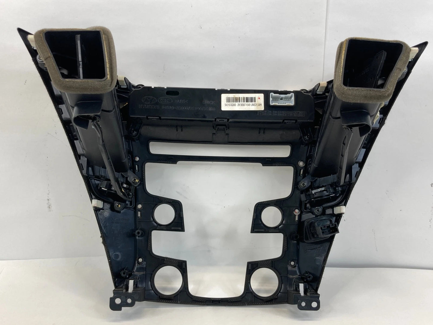 2012-2015 HYUNDAI SONATA CENTER DASH RADIO CLIMATE CONTROL BEZEL W/ AIR VENT OEM