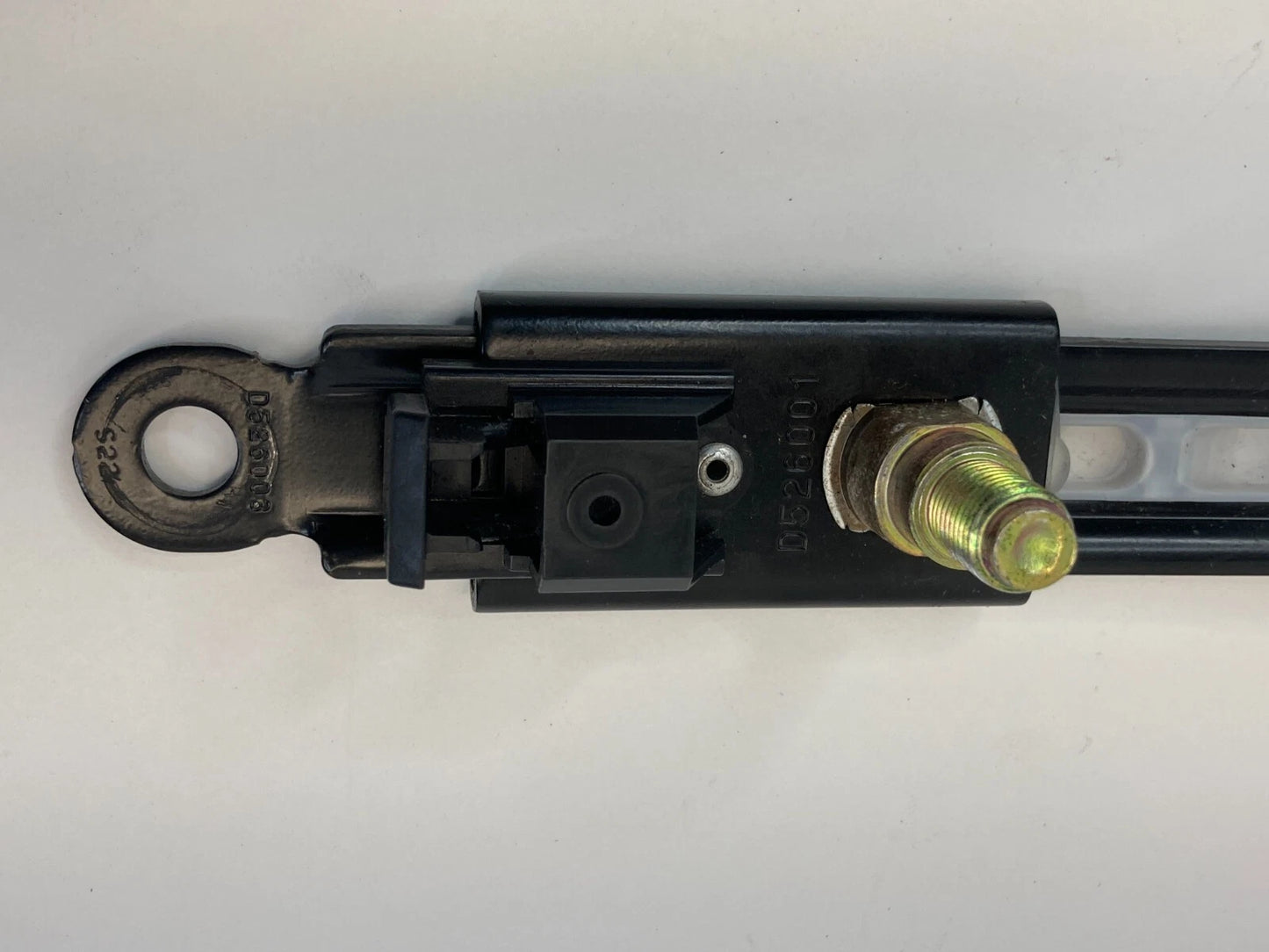 2002 2003 LEXUS ES300 LEFT DRIVER SIDE SEAT BELT HEIGHT ADJUSTER D526001 OEM