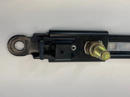 2002 2003 LEXUS ES300 LEFT DRIVER SIDE SEAT BELT HEIGHT ADJUSTER D526001 OEM