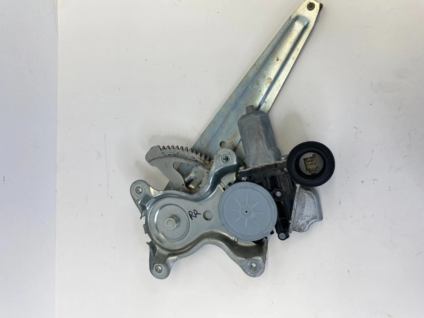 2008-2011 LEXUS GS350 REAR RIGHT DOOR POWER WINDOW MOTOR W/REGULATOR 85720-30380