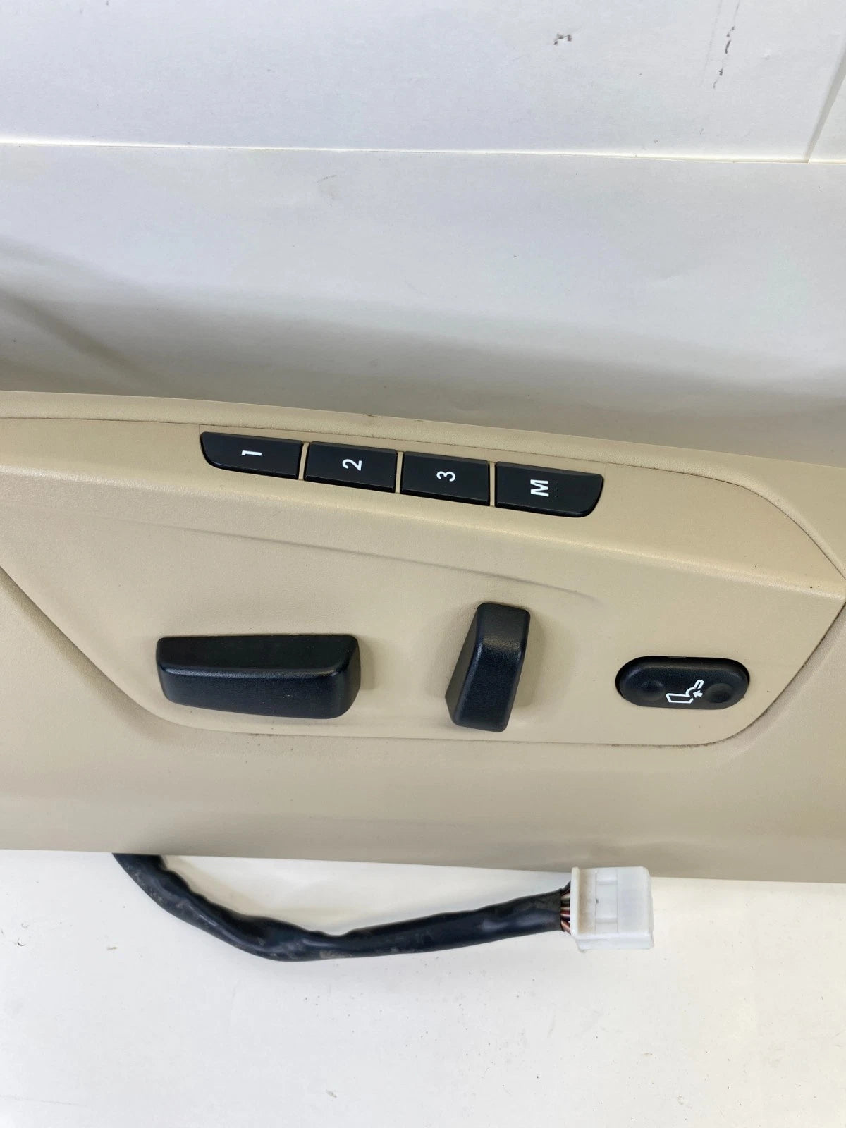 2010-2013 SUZUKI KIZASHI FRONT LEFT DRIVER SEAT SWITCH MEMORY OEM 85721-60L0