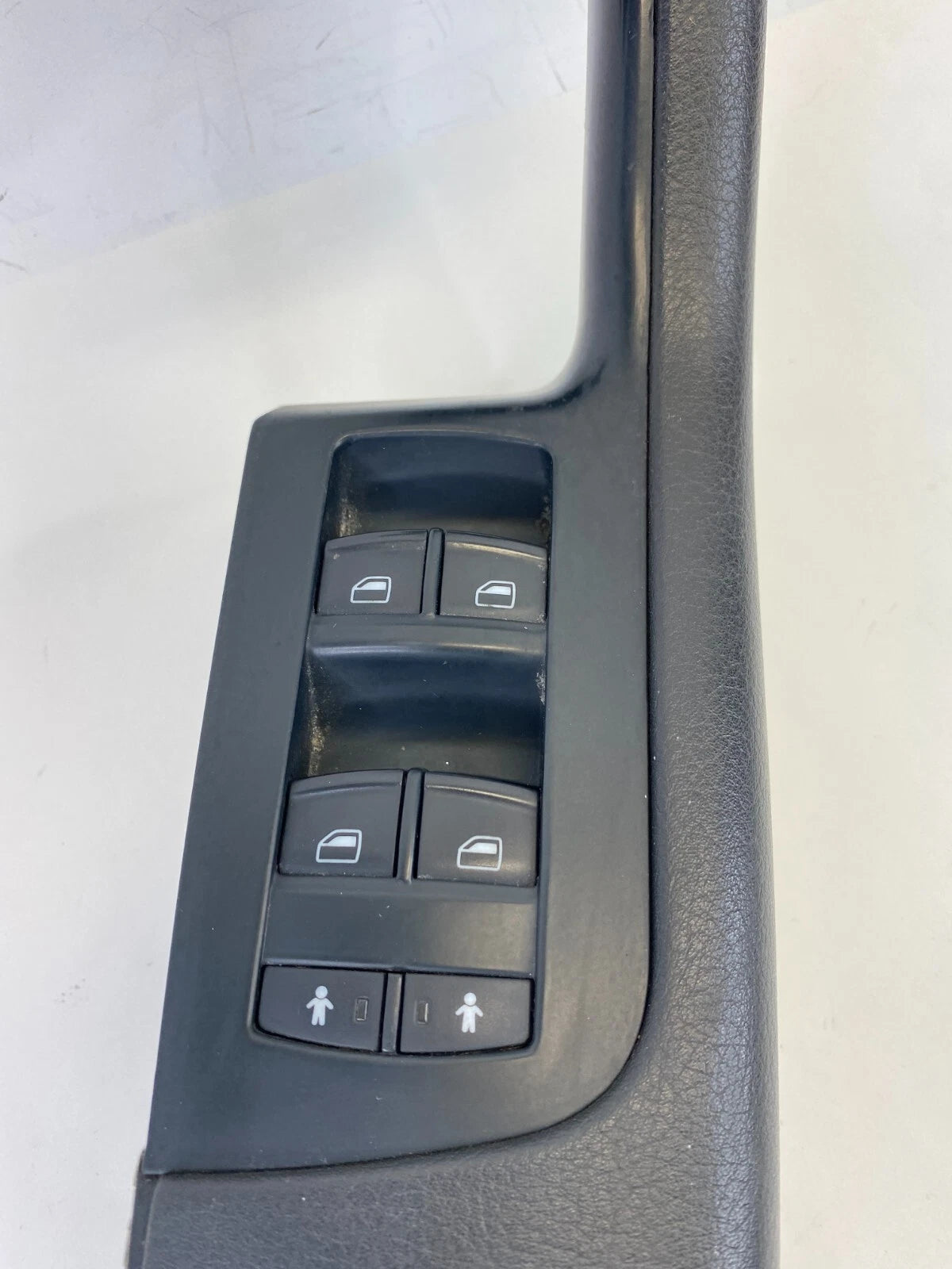 2005-2011 AUDI A6 QUATTRO FRONT LH DOOR PULL HANDLE WINDOW SWITCH BEZEL OEM