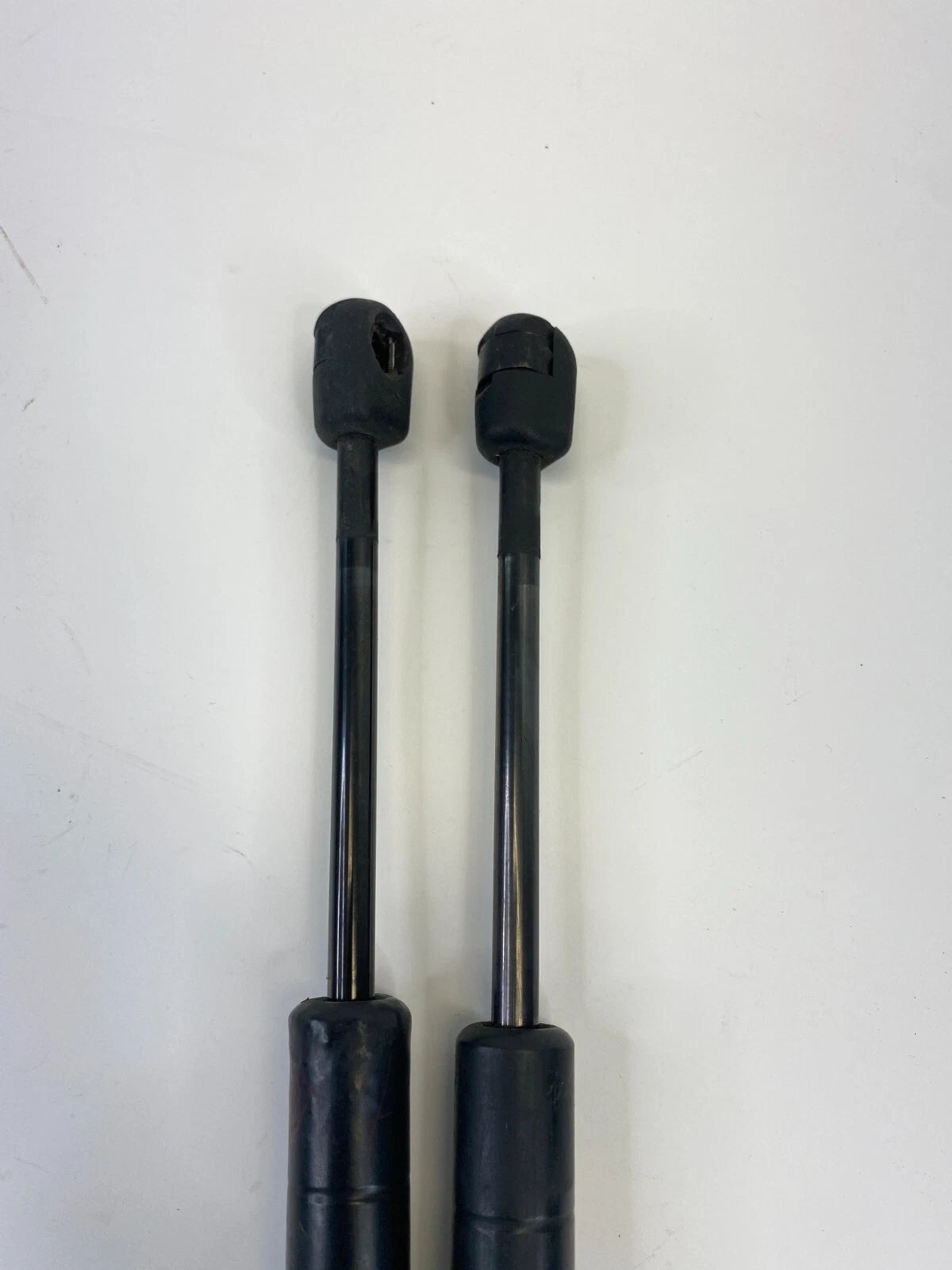 2001-2005 HYUNDAI SONATA DECKLID TRUNK SUPPORT SHOCK STRUT LIFT CYLINDER PAIR
