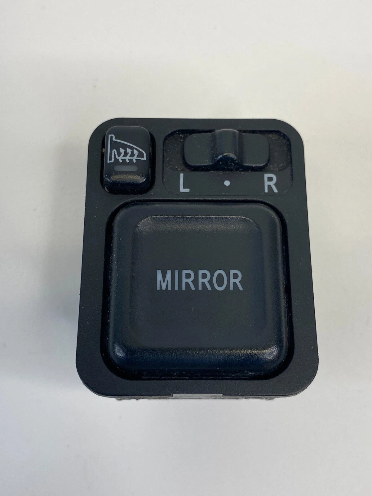 03 04 05 HONDA PILOT FRONT LEFT DRIVER POWER MIRROR CONTROL BUTTON SWITCH