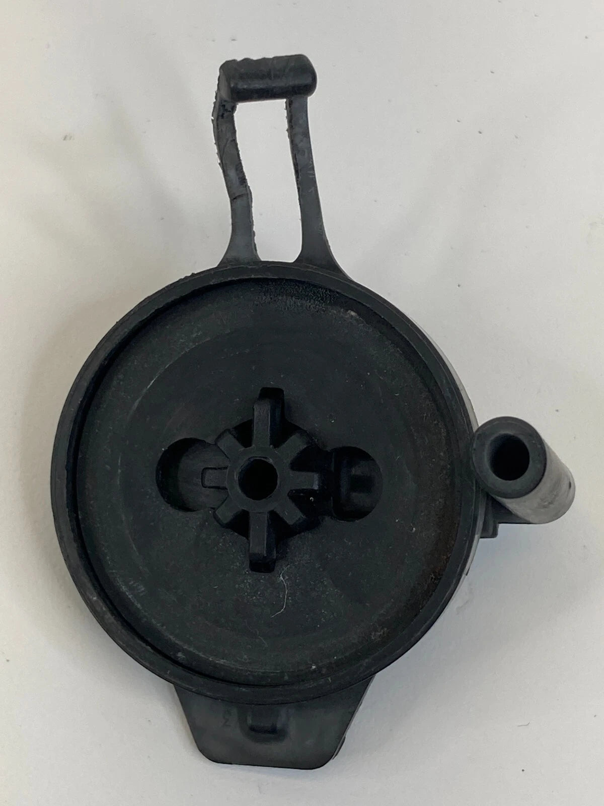 2004-2006 LEXUS RX330 ENGINE RADIATOR COOLANT RESERVOIR FLUID CAP OEM