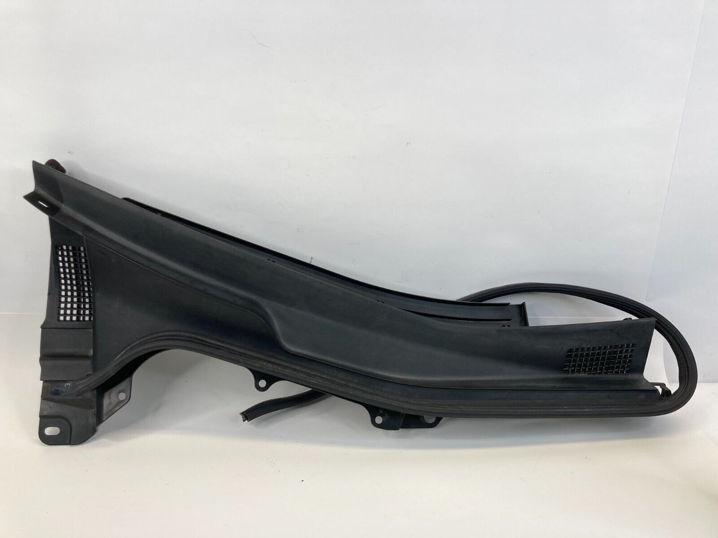 06-10 Infiniti M35 Front Windshield Wiper Cowl Trim Cover Panel 66862-EH100 OEM