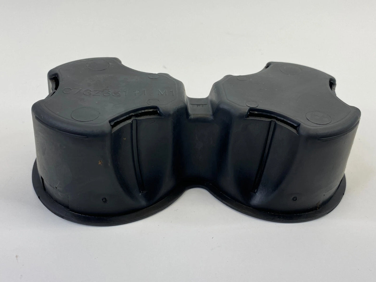10-17 CHEVY EQUINOX GMC TERRAIN REAR CENTER CONSOLE CUP HOLDER INSERT C7GZ63111