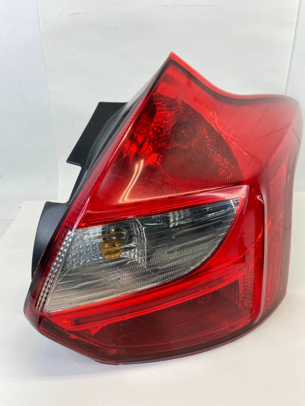 2012-2014 FORD FOCUS HATCHBACK REAR RIGHT SIDE TAILLIGHT TAIL LAMP ASSY OEM