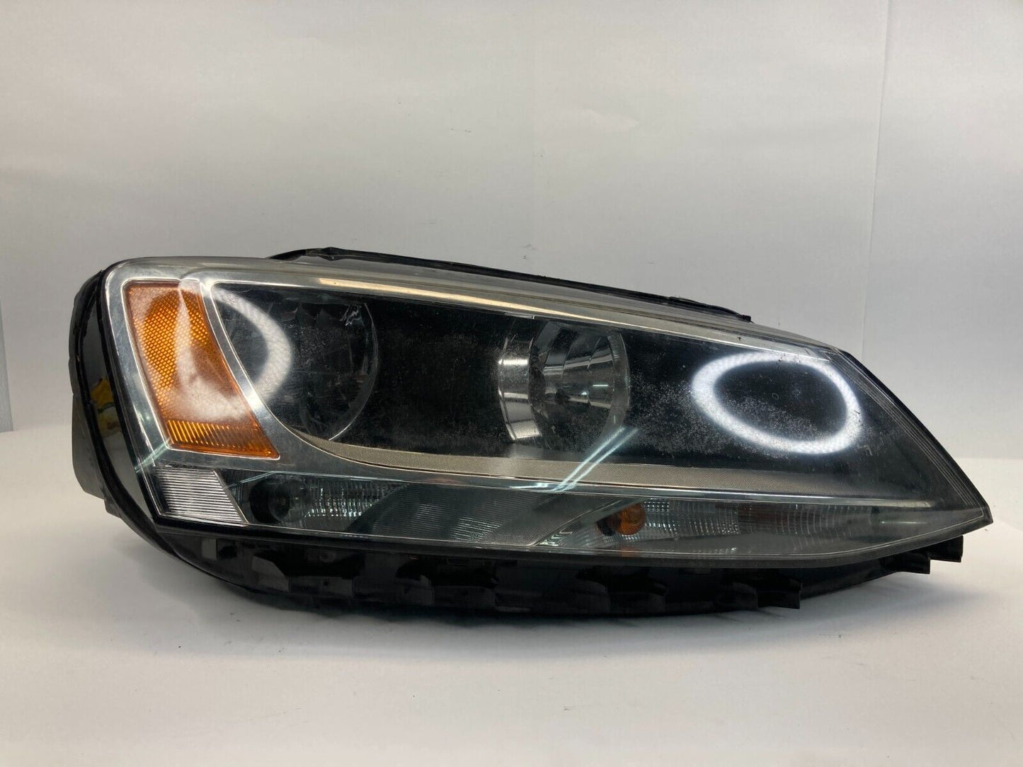 2011-2016 Volkswagen Jetta Front Right Passenger Headlight Headlamp Aftermarket