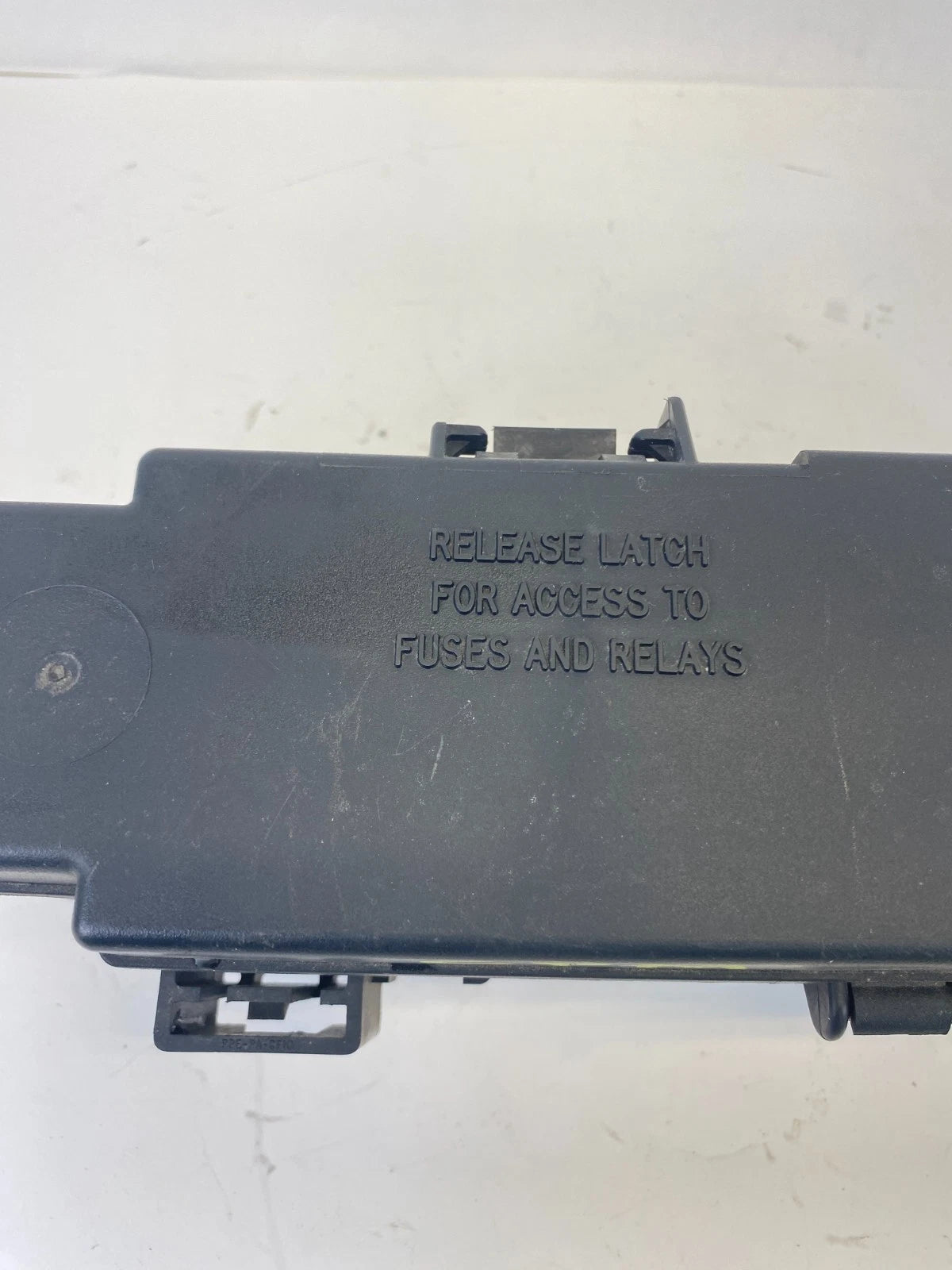 2005-2007 JEEP LIBERTY INTERIOR CABIN FUSE BOX JUNCTION BLOCK 56047664AD OEM