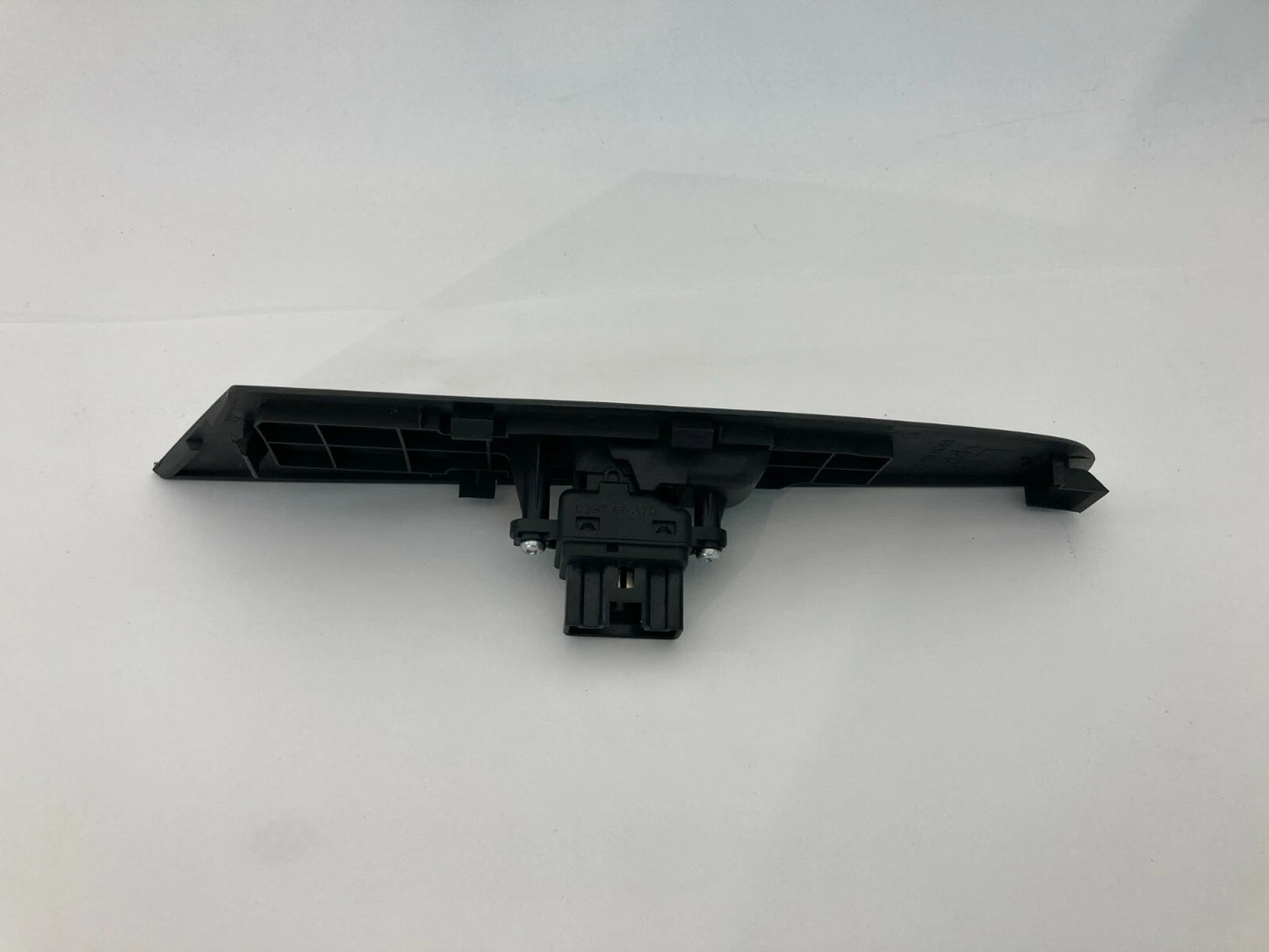 2004-2009 MAZDA 3 REAR LEFT SIDE DOOR POWER WINDOW CONTROL SWITCH B32H-66-370