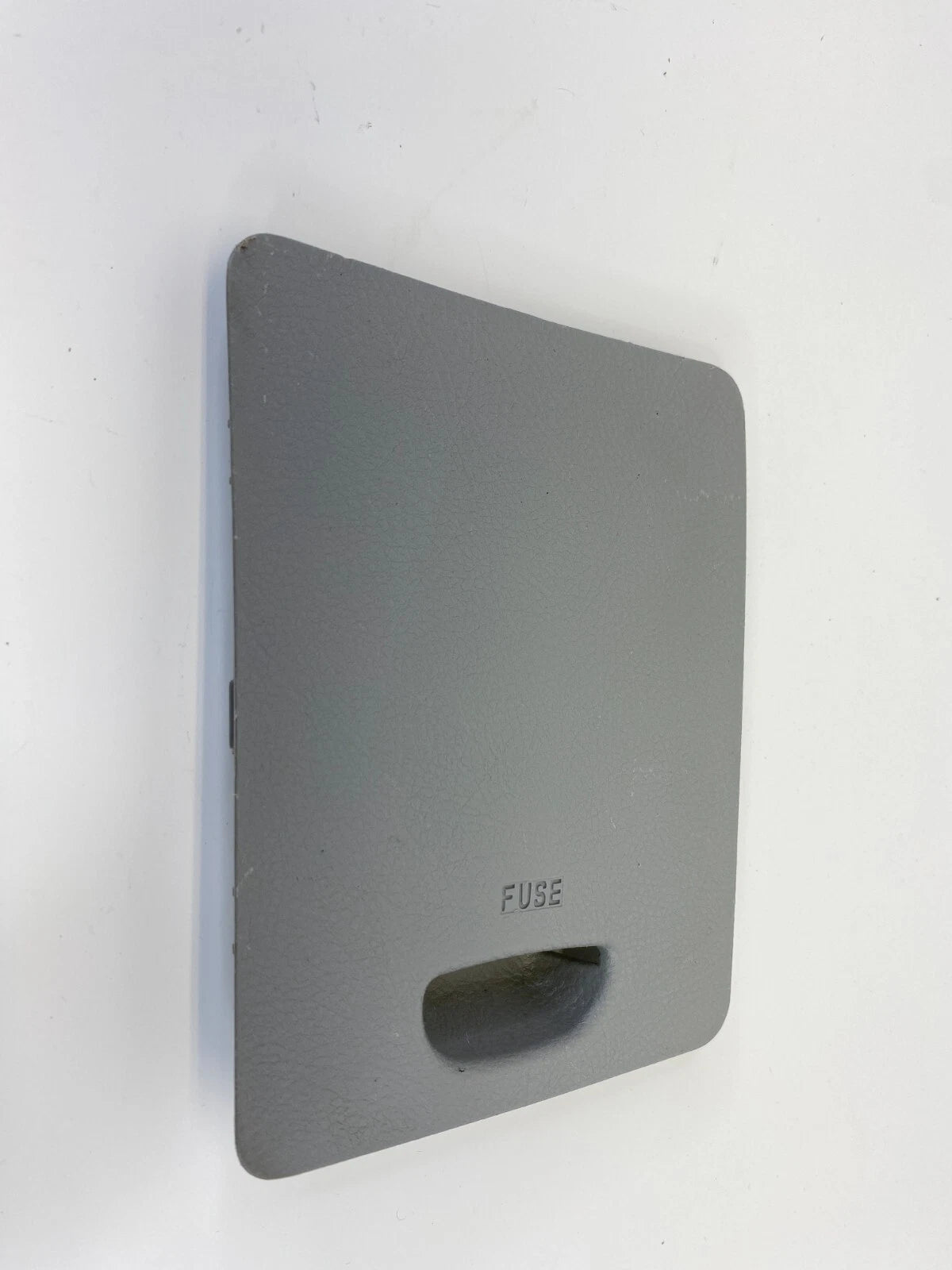 07-09 HYUNDAI SANTA FE INTERIOR DASH FUSE BOX ACCESS COVER LID CAP 91117-0W020