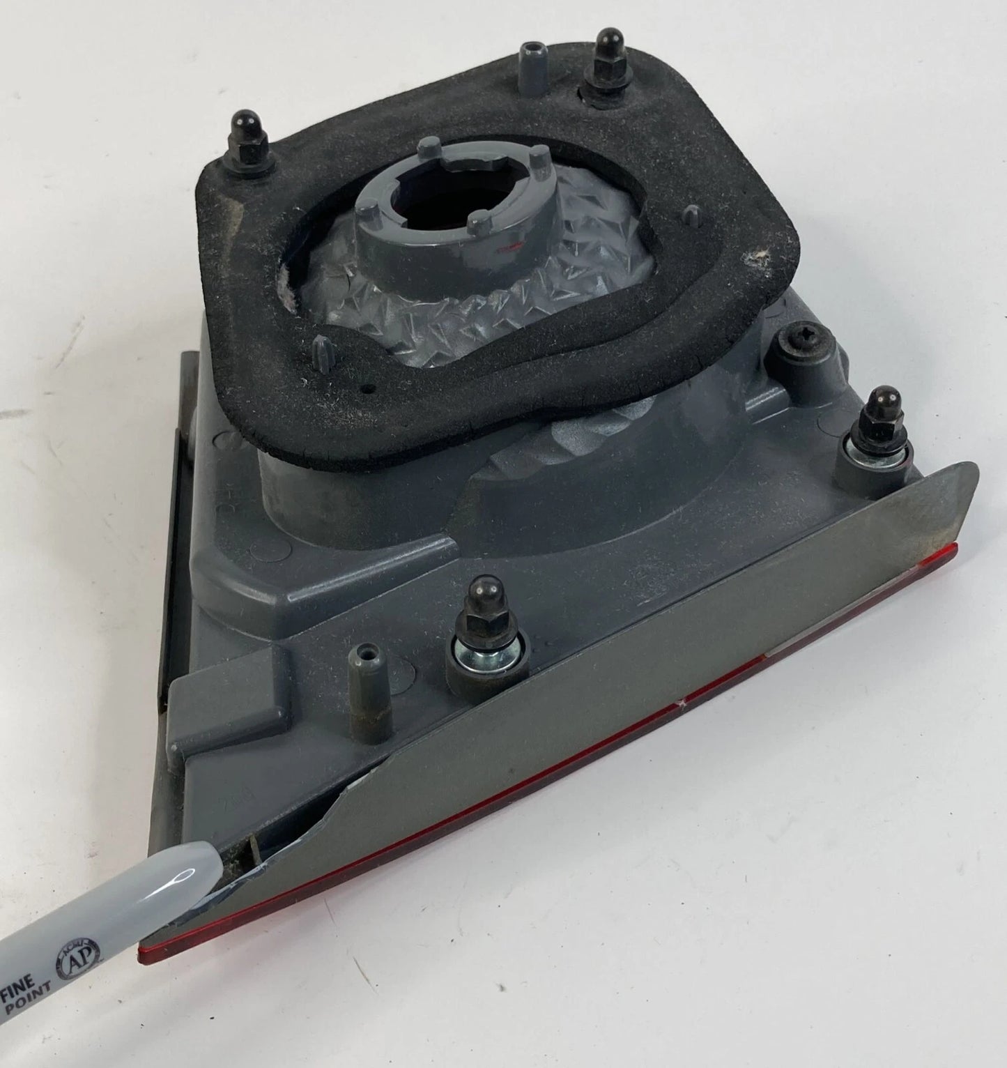 2011-2016 CHEVROLET CRUZE REAR RIGHT PASSENGER SIDE TAIL LIGHT TRUNK TAILLIGHT