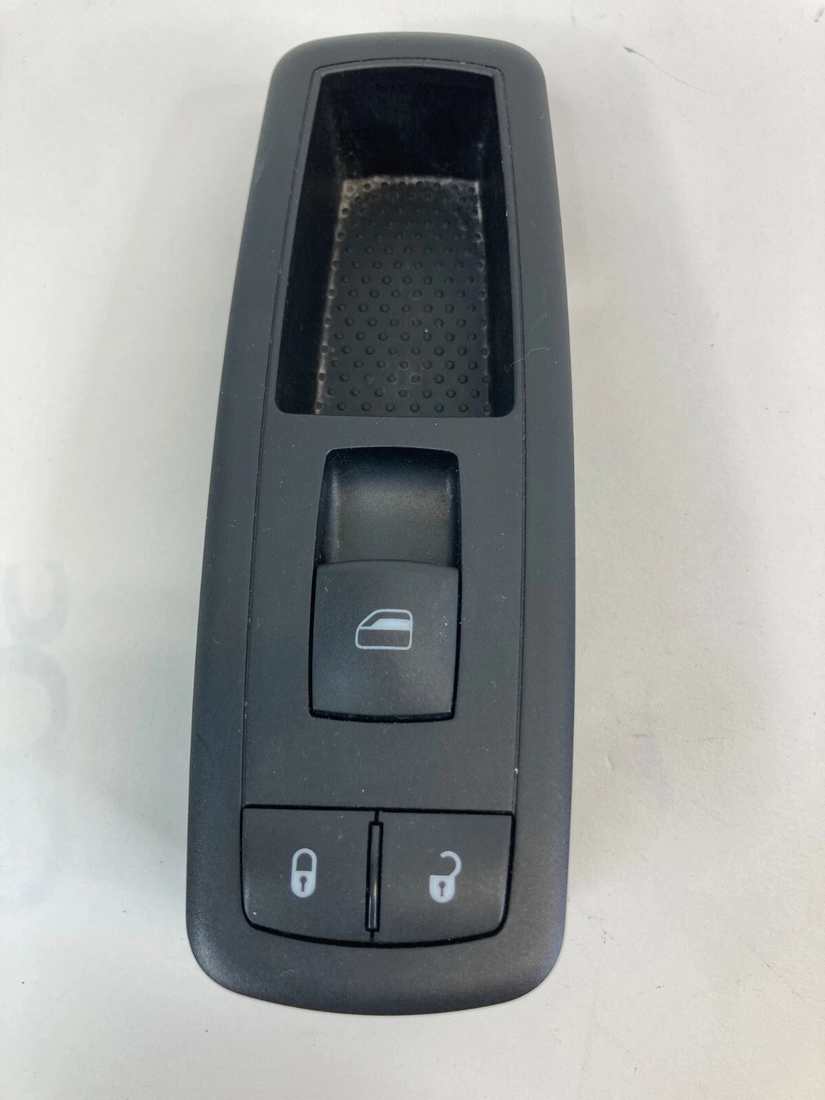2012 RAM C/V 08-12 LIBERTY FRONT RIGHT PASSENGER WINDOW LOCK SWITCH 10034857