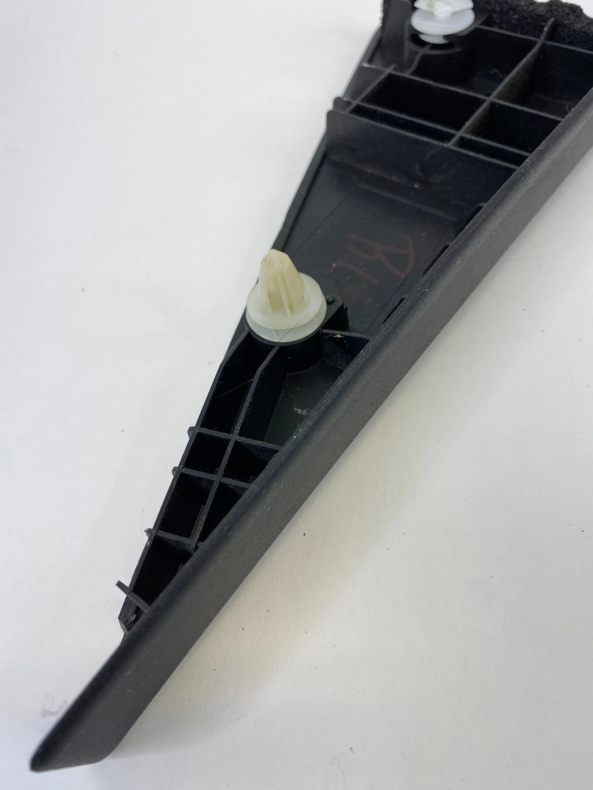 08 09 10 SATURN VUE REAR RIGHT SIDE INTERIOR DOOR CORNER COVER TRIM 96630815 OEM