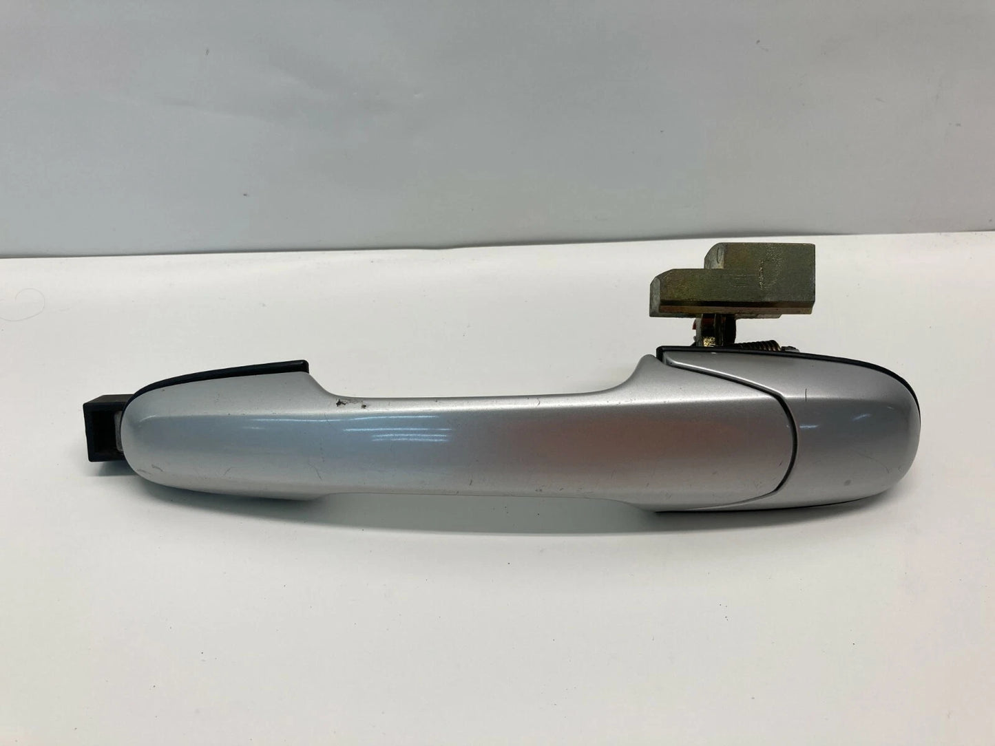2003-2007 SUZUKI AERIO SEDAN REAR LEFT SIDE EXTERIOR DOOR HANDLE ASSEMBLY OEM