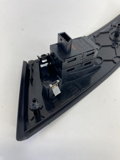 2006 2007 BMW 530xi Rear Left Door Power Window Switch w Bezel 6951966AI