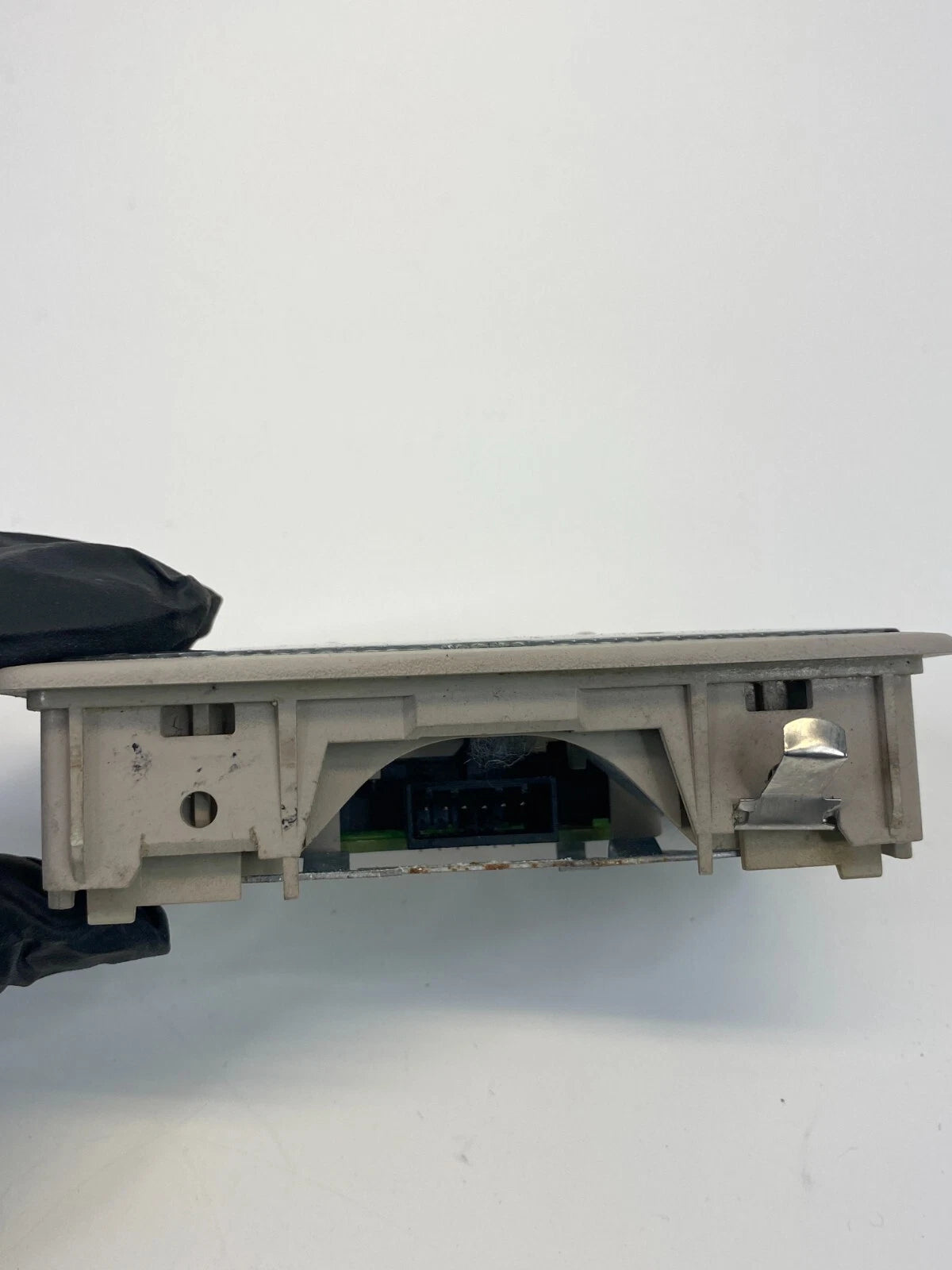 98-01 AUDI A6 QUATTRO REAR ROOF OVERHEAD DOME MAP LIGHT READING LAMP 4B9947123