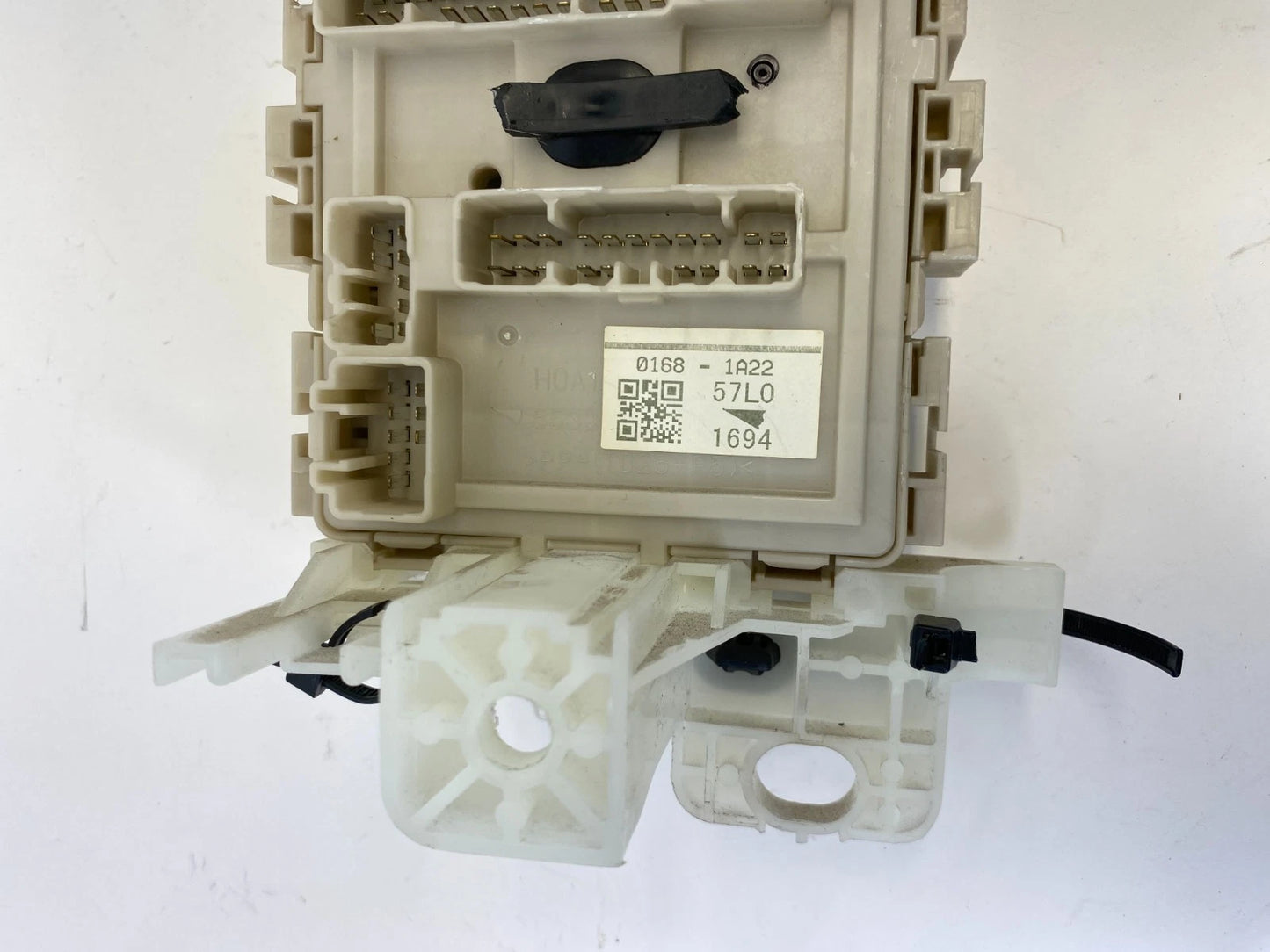 2010-2013 SUZUKI KIZASHI SE SEDAN INTERIOR FUSE BOX JUNCTION BLOCK UNIT OEM