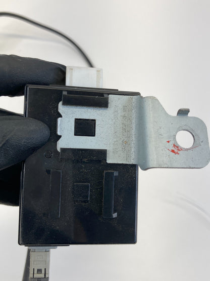 2013 2014 Hyundai Santa Fe Keyless Entry Control Module Unit 95470-B8500 OEM