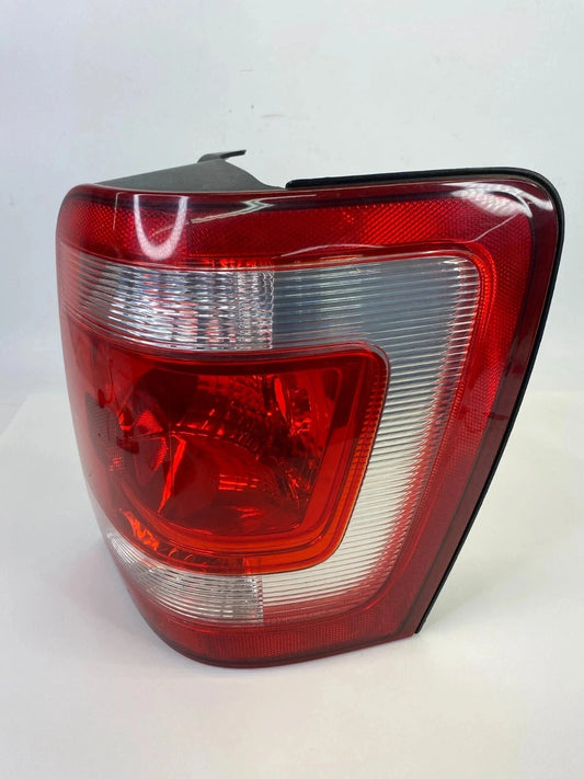 08-12 FORD ESCAPE REAR RIGHT SIDE TAIL LIGHT TAILLIGHT TAILLAMP 8L84-13B504A OEM
