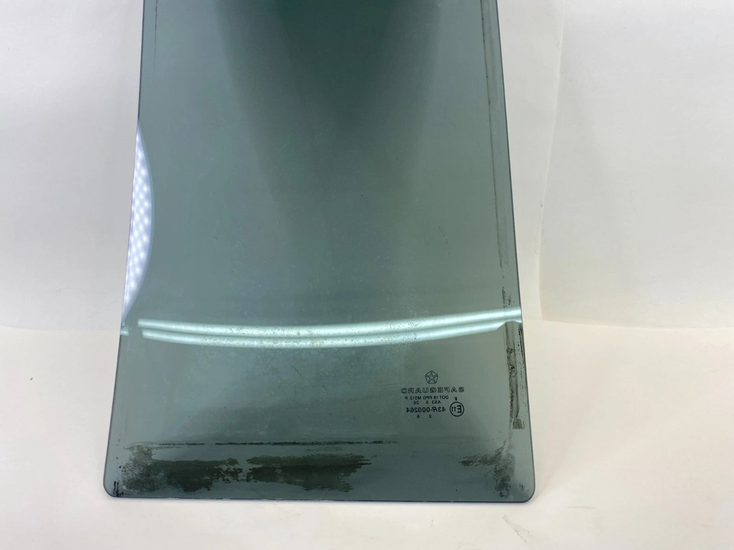 02-07 JEEP LIBERTY REAR RIGHT SIDE DOOR FIXED QUARTER WINDOW GLASS 43R-000264
