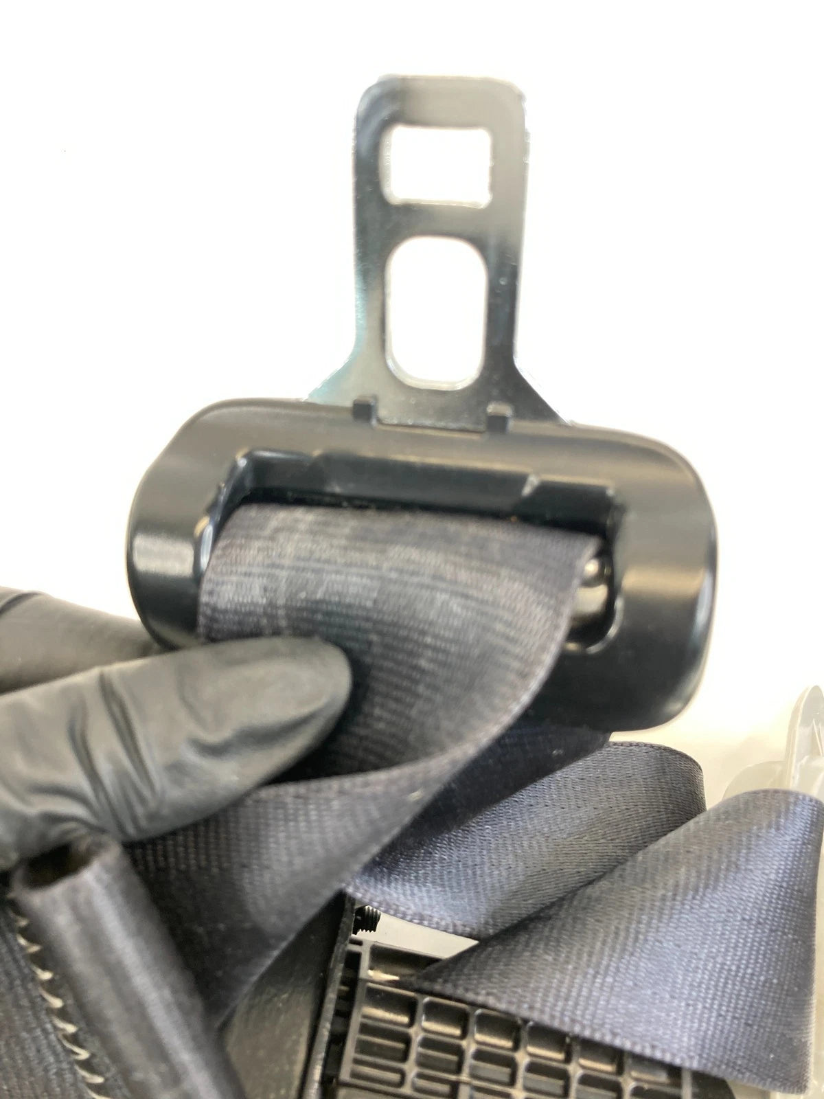 2016-2020 KIA SORENTO RIGHT PASSENGER SIDE SEAT BELT BUCKLE RETRACTOR ASSEMBLY