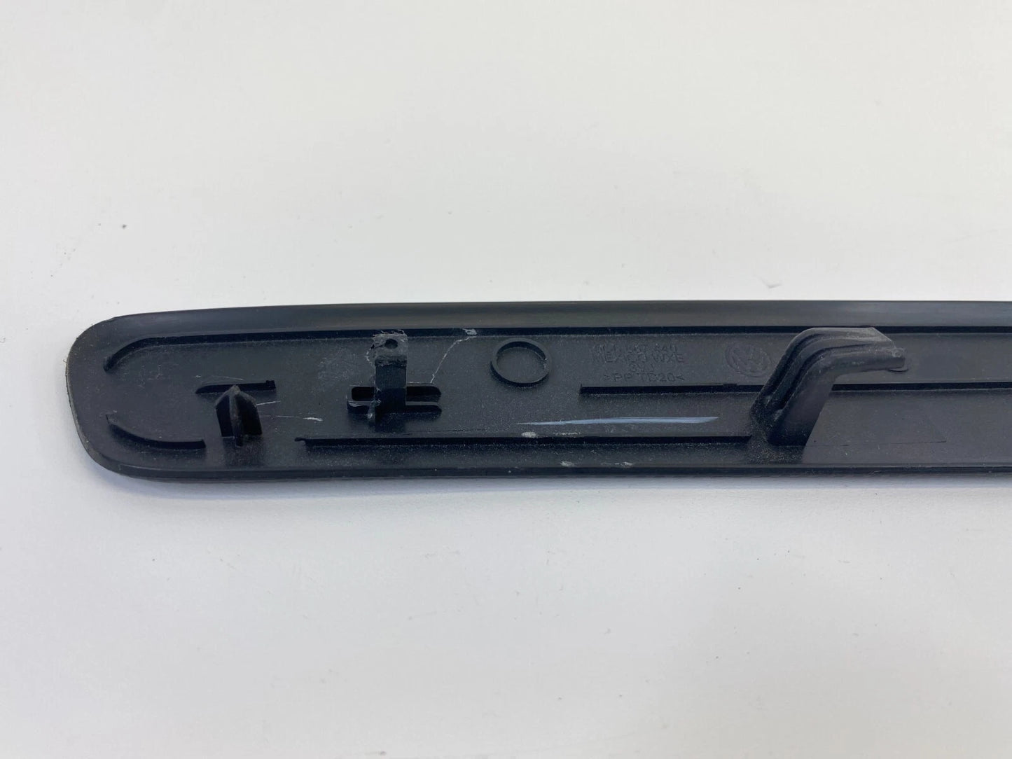 2011-2018 VW VOLKSWAGEN JETTA FRONT RIGHT DOOR TRIM MOLDING COVER 5C6-867-440